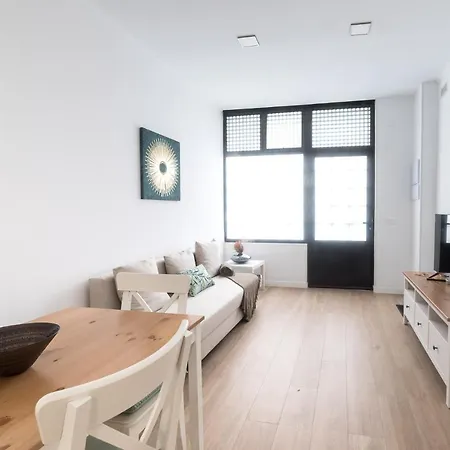 Moonkey - Apto. Albeniz, Con Acogedor Patio Alicante