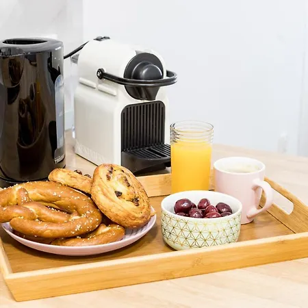 Moonkey - Apto. Albeniz, Con Acogedor Patio Διαμέρισμα *