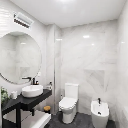 Moonkey - Apto. Albeniz, Con Acogedor Patio Διαμέρισμα