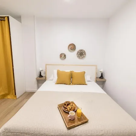 Moonkey - Apto. Albeniz, Con Acogedor Patio Alicante