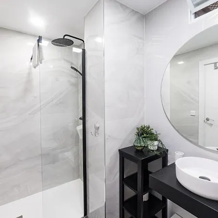 Apartament Moonkey - Apto. Albeniz, Con Acogedor Patio