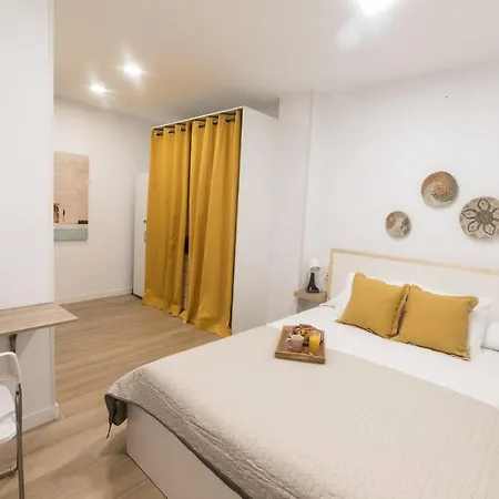 Moonkey - Apto. Albeniz, Con Acogedor Patio Αλικάντε